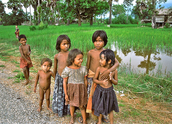 attraction-kampong Cham Kids Population 2.jpg
